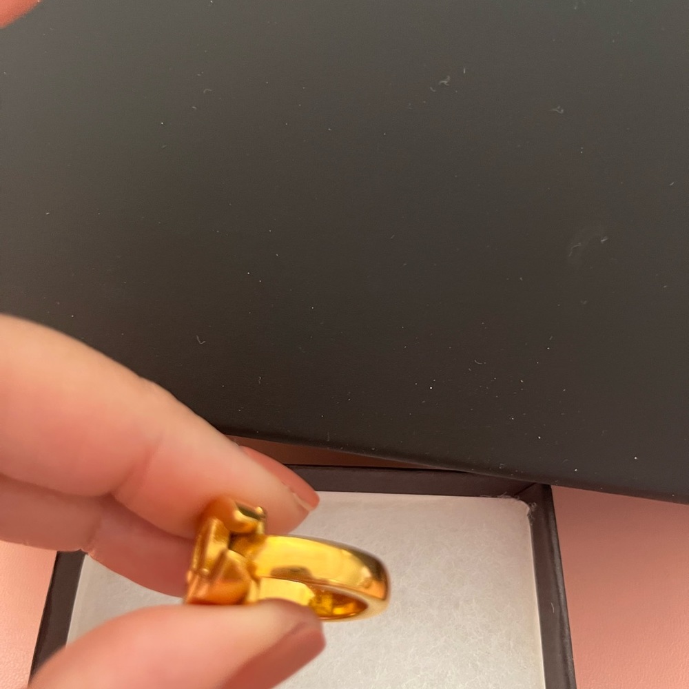 ๐ฅ๐ฅ๐ฅSold๐ฅ๐ฅ๐ฅ Chanel Vintage 2001 24k Plated Ring - Picture 7 of 8